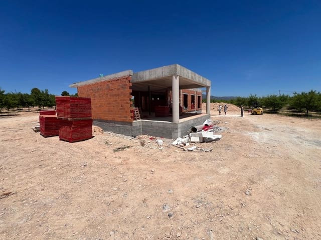 3 soveværelse Villa til salg i Pinoso med swimmingpool - € 379.000 (Ref: 9932469)