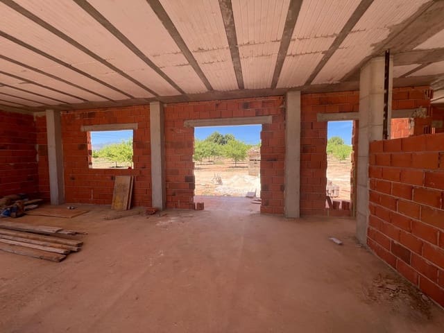3 soveværelse Villa til salg i Pinoso med swimmingpool - € 379.000 (Ref: 9932469)