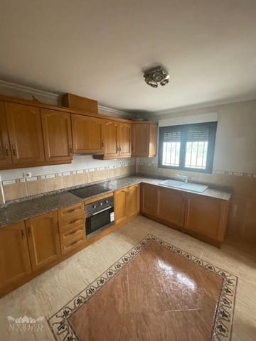 3 soveværelse Villa til salg i Pinoso med swimmingpool - € 370.000 (Ref: 9936036)