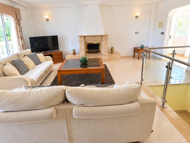 5 bedroom Villa for sale in Algorfa with pool garage - € 780,000 (Ref: 10004504)