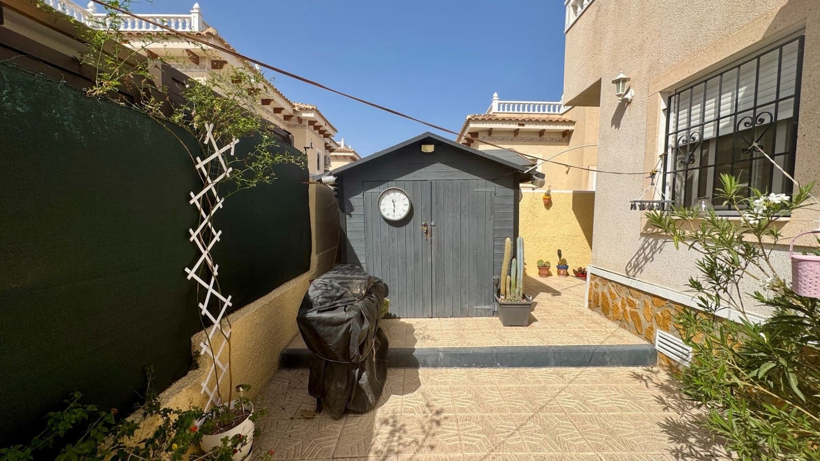 Chalet de 2 habitaciones en Bigastro en venta con piscina garaje - 273.000 € (Ref: 10052079)