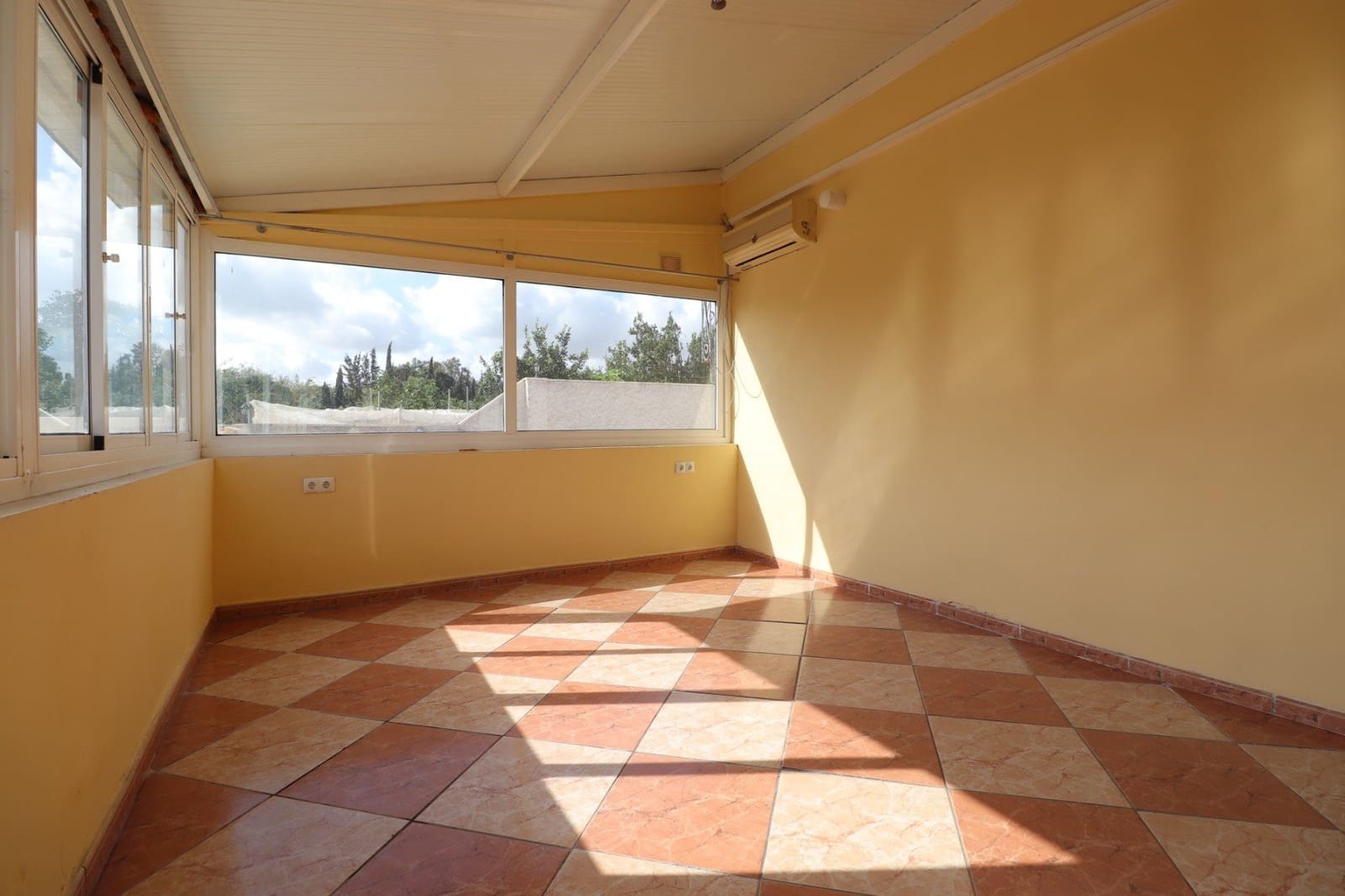 4 soverom Villa til salgs i Heredades med svømmebasseng garasje - € 289 000 (Ref: 10060627)