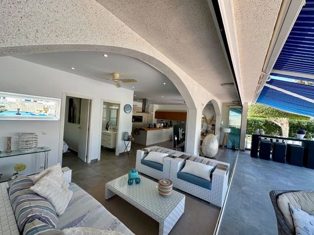Chalet de 6 habitaciones en Doña Pepa, Rojales en venta con piscina garaje - 845.000 € (Ref: 10060628)