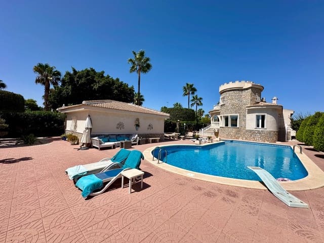 Chalet de 6 habitaciones en Doña Pepa, Rojales en venta con piscina garaje - 845.000 € (Ref: 10060628)