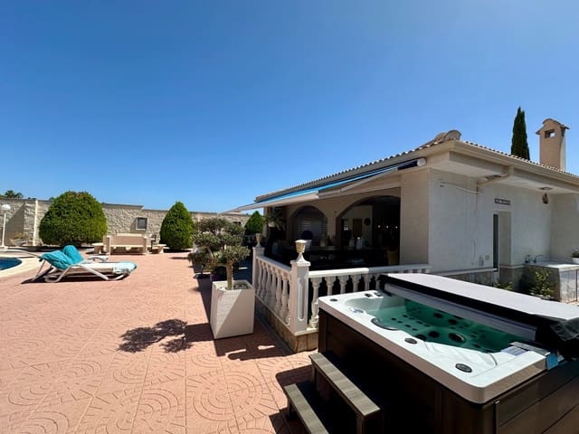 Chalet de 6 habitaciones en Doña Pepa, Rojales en venta con piscina garaje - 845.000 € (Ref: 10060628)