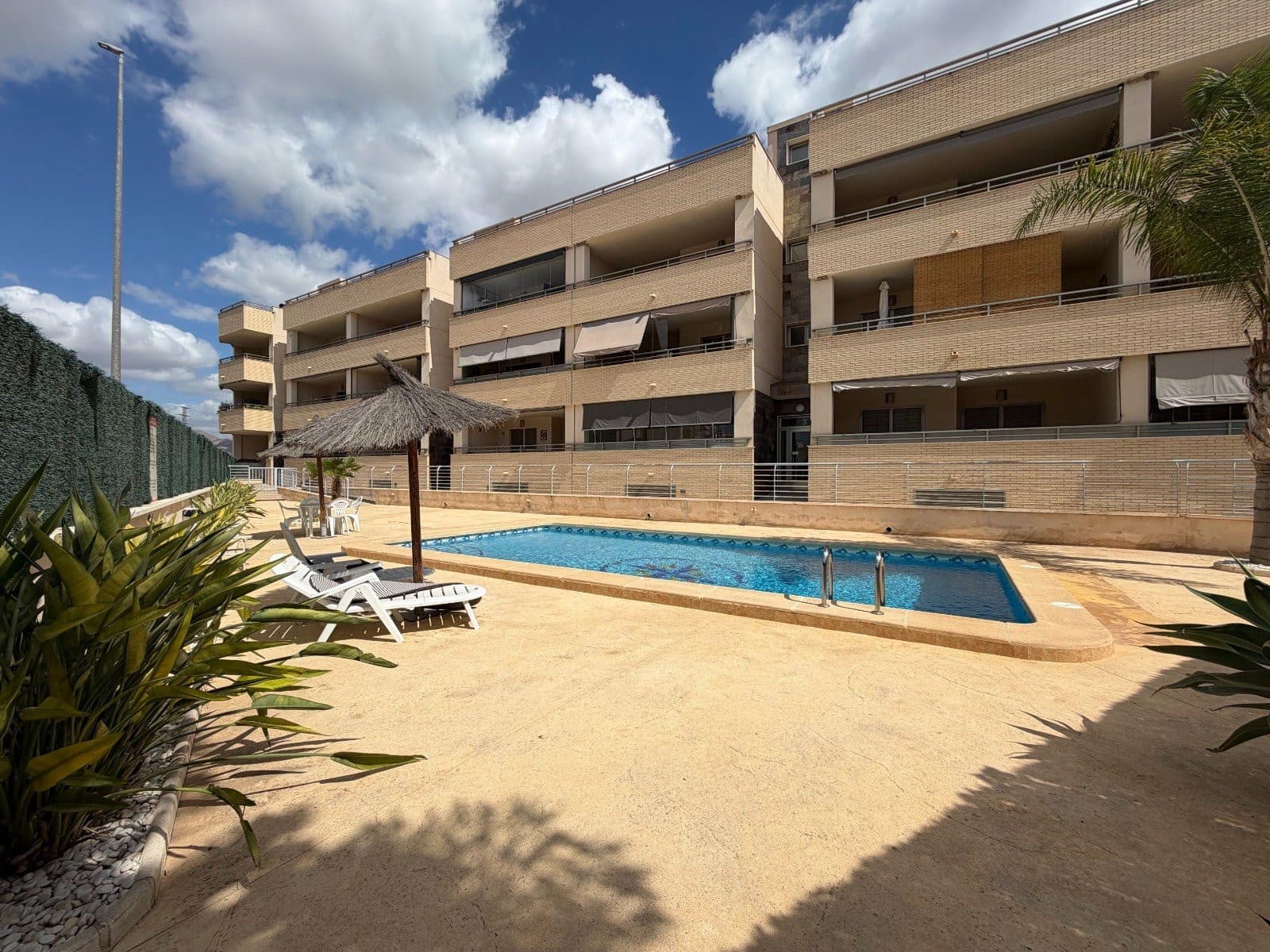 Apartamento de 3 habitaciones en Jacarilla en venta con piscina garaje - 165.000 € (Ref: 10072866)