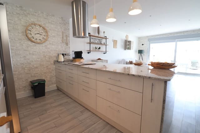 3 makuuhuone Paritalo myytävänä paikassa Daya Vieja mukana uima-altaan - 375 000 € (Ref: 10076721)