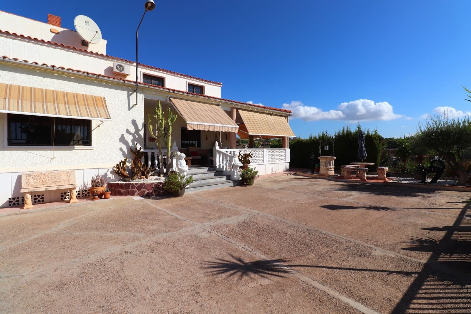 6 bedroom Villa for sale in Crevillente / Crevillent with pool garage - € 468,000 (Ref: 10082006)