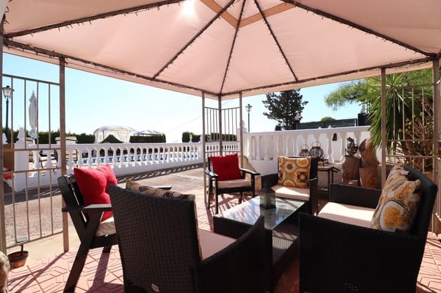 6 bedroom Villa for sale in Crevillente / Crevillent with pool garage - € 468,000 (Ref: 10082006)