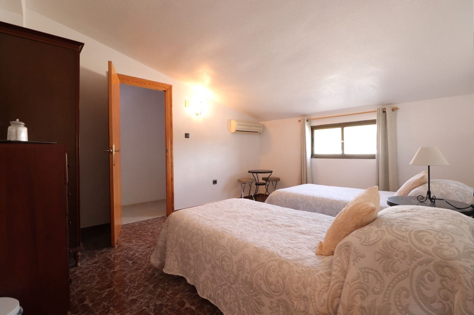 6 bedroom Villa for sale in Crevillente / Crevillent with pool garage - € 468,000 (Ref: 10082006)