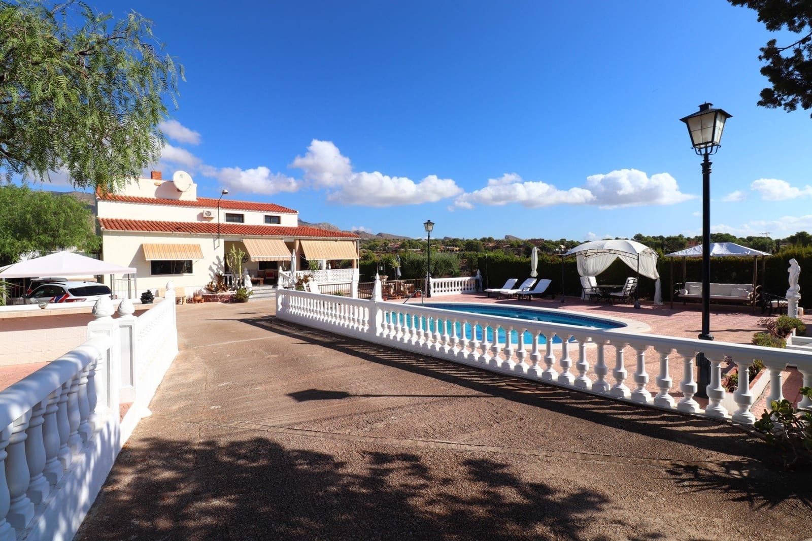 6 bedroom Villa for sale in Crevillente / Crevillent with pool garage - € 468,000 (Ref: 10082006)
