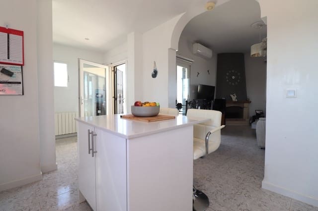 3 soveværelse Villa til salg i Callosa de Segura med swimmingpool garage - € 350.000 (Ref: 10082007)