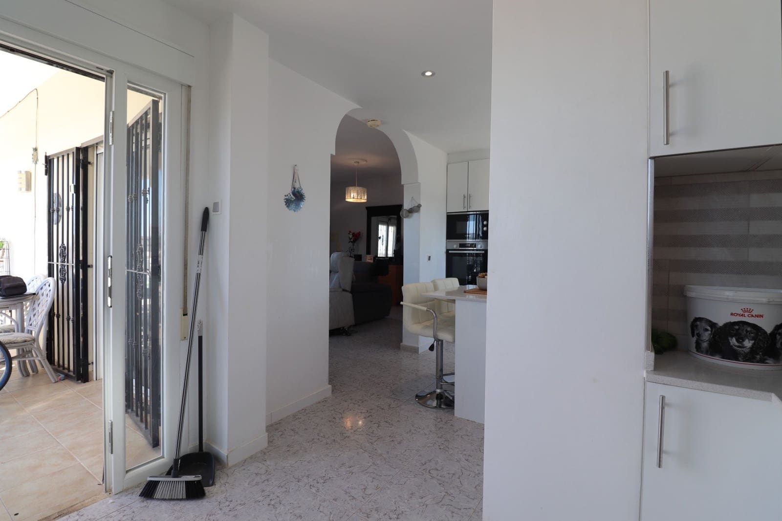 3 soveværelse Villa til salg i Callosa de Segura med swimmingpool garage - € 350.000 (Ref: 10082007)