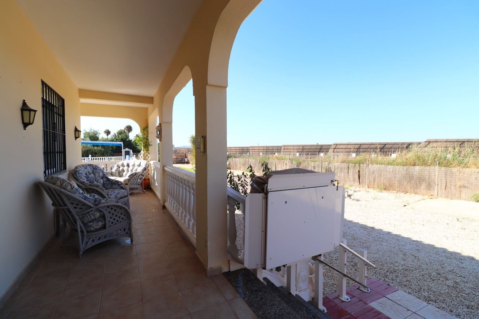 3 soveværelse Villa til salg i Callosa de Segura med swimmingpool garage - € 350.000 (Ref: 10082007)