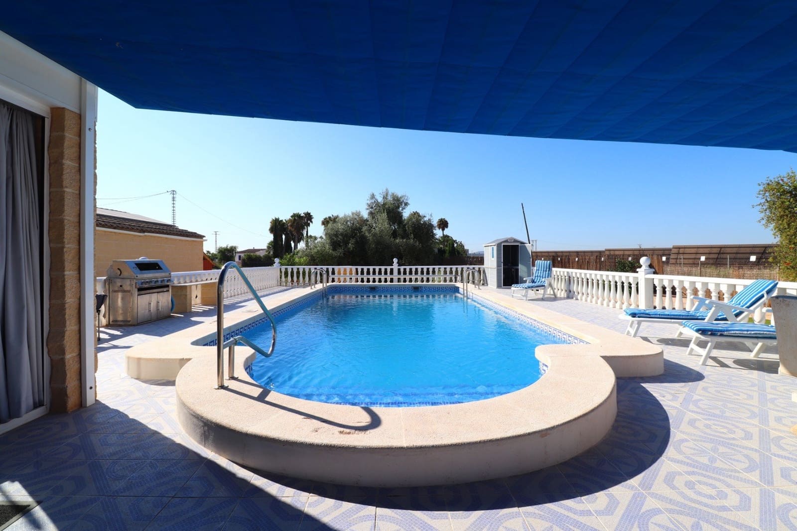 3 soveværelse Villa til salg i Callosa de Segura med swimmingpool garage - € 350.000 (Ref: 10082007)