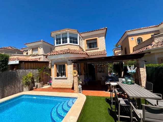 3 bedroom Villa for sale in El Raso, Guardamar del Segura with pool - € 299,500 (Ref: 10082208)