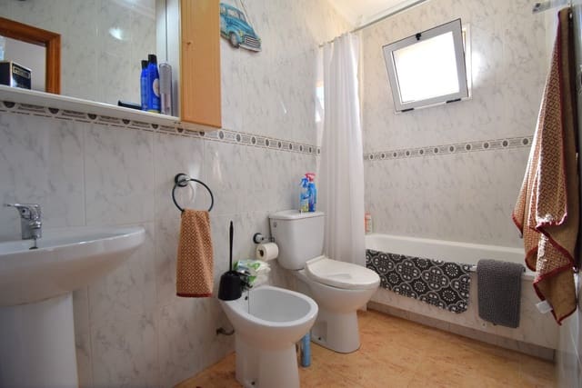 1 slaapkamer Appartement te koop in Playa Flamenca, Orihuela met zwembad garage - € 149.000 (Ref: 10112146)
