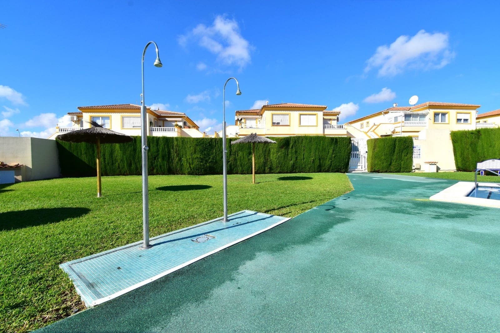 1 slaapkamer Appartement te koop in Playa Flamenca met zwembad garage - € 149.000 (Ref: 10112146)