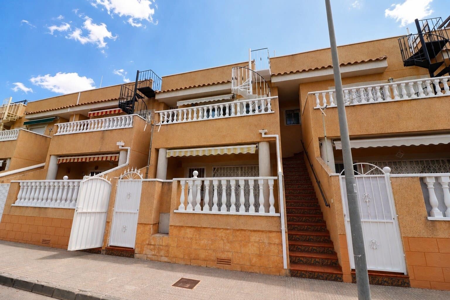 2 soveværelse Lejlighed til salg i Formentera del Segura med swimmingpool - € 140.000 (Ref: 10124792)