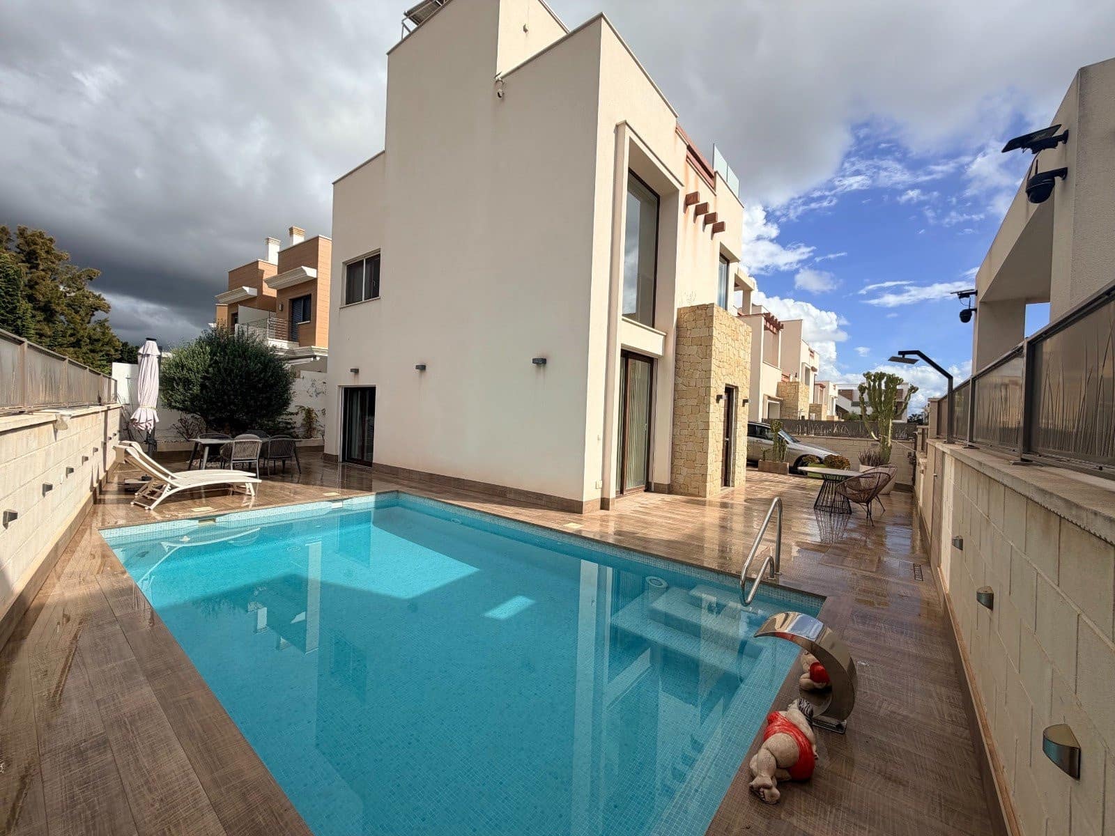 3 bedroom Villa for sale in Ciudad Quesada with pool - € 499,900 (Ref: 10160103)