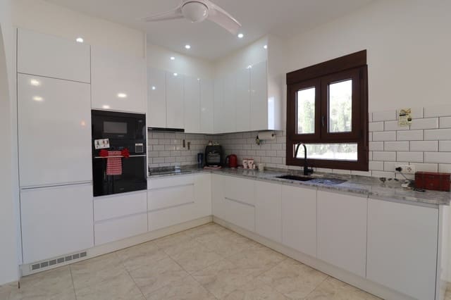 Chalet de 3 habitaciones en Daya Vieja en venta con piscina garaje - 650.000 € (Ref: 10166948)