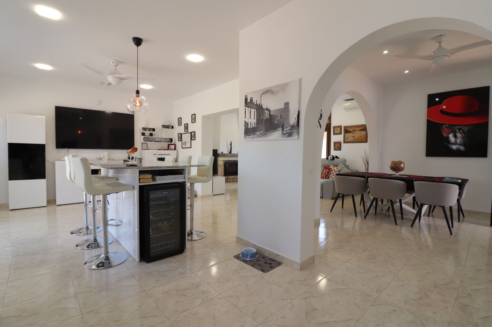 3 soveværelse Villa til salg i Daya Vieja med swimmingpool garage - € 650.000 (Ref: 10166948)