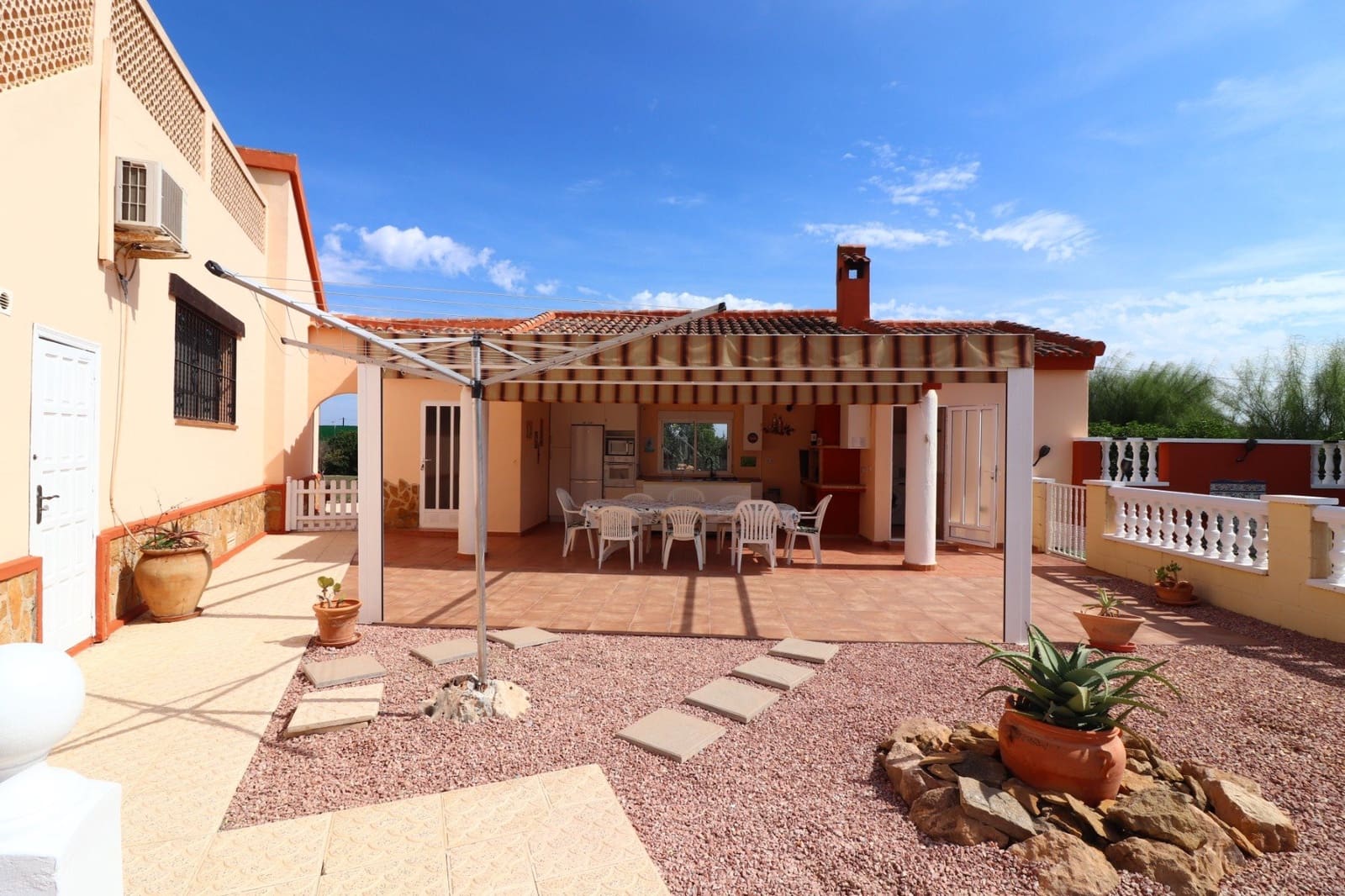 3 soveværelse Villa til salg i Daya Vieja med swimmingpool garage - € 650.000 (Ref: 10166948)