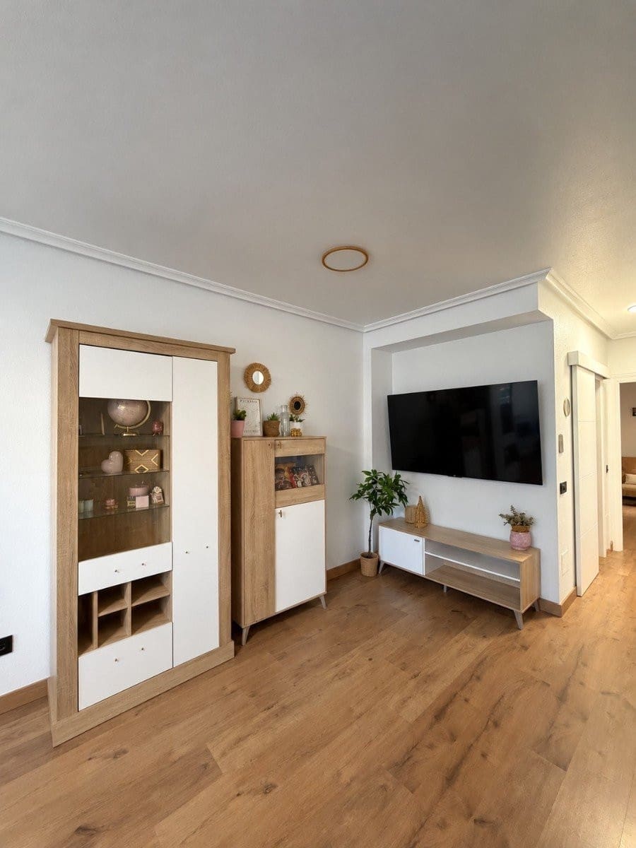 2 bedroom Apartment for sale in Orihuela with pool - € 115,000 (Ref: 10181977)