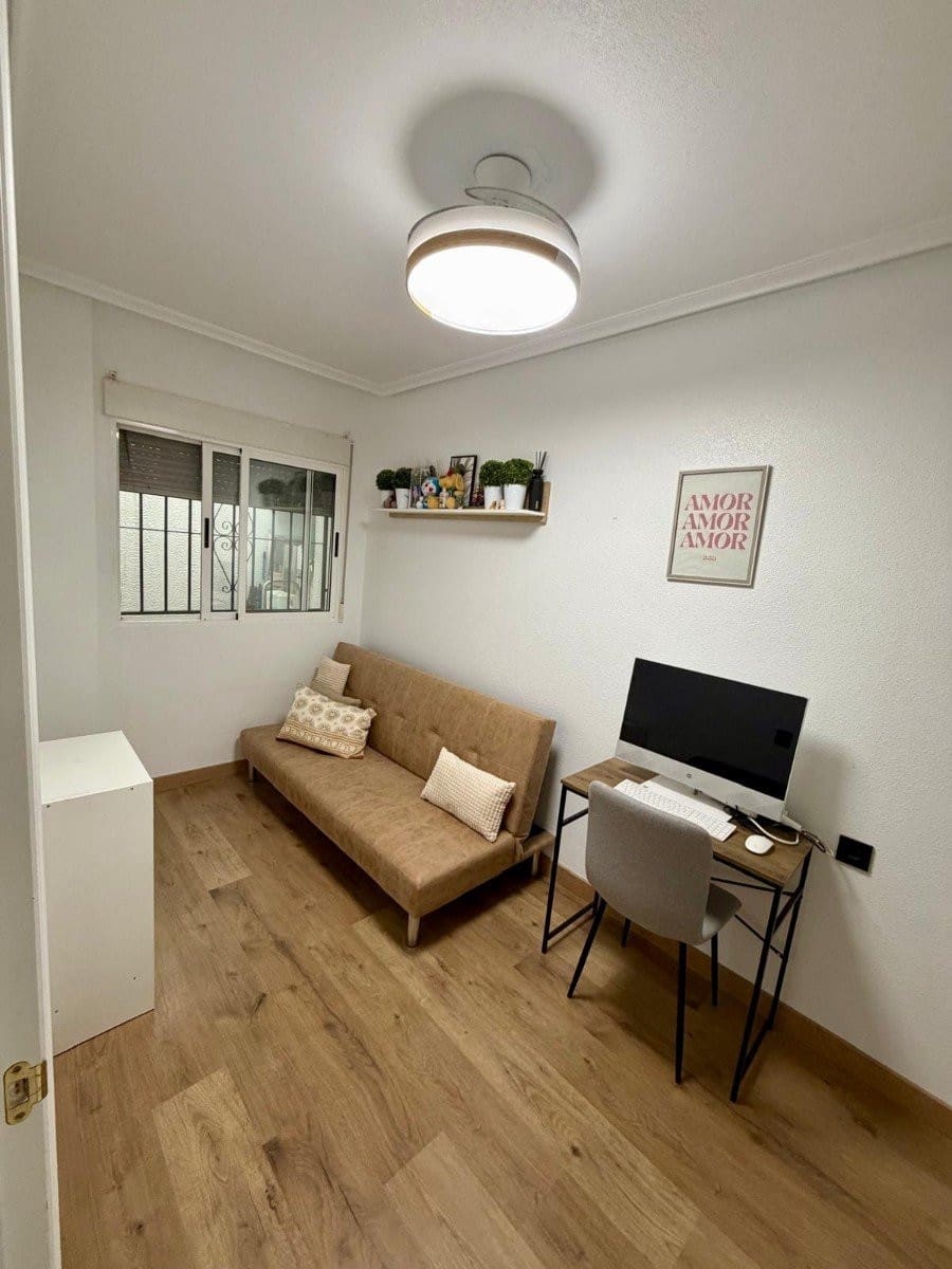 2 bedroom Apartment for sale in Orihuela with pool - € 115,000 (Ref: 10181977)