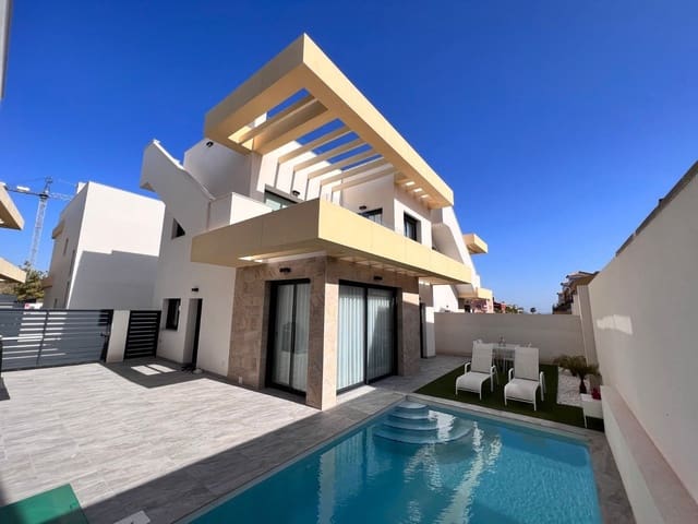 Chalet de 3 habitaciones en Los Montesinos en venta con piscina - 379.000 € (Ref: 8656490)