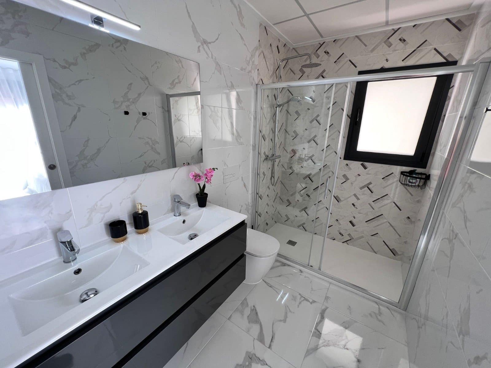 Chalet de 3 habitaciones en Los Montesinos en venta con piscina - 379.000 € (Ref: 8656490)