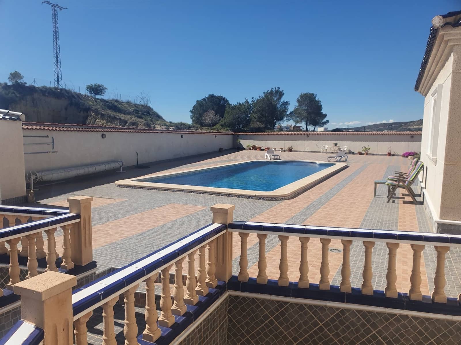 4 bedroom Villa for sale in Algorfa with pool garage - € 529,000 (Ref: 8895405)