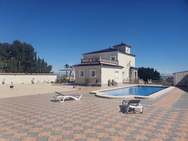 4 bedroom Villa for sale in Algorfa with pool garage - € 529,000 (Ref: 8895405)