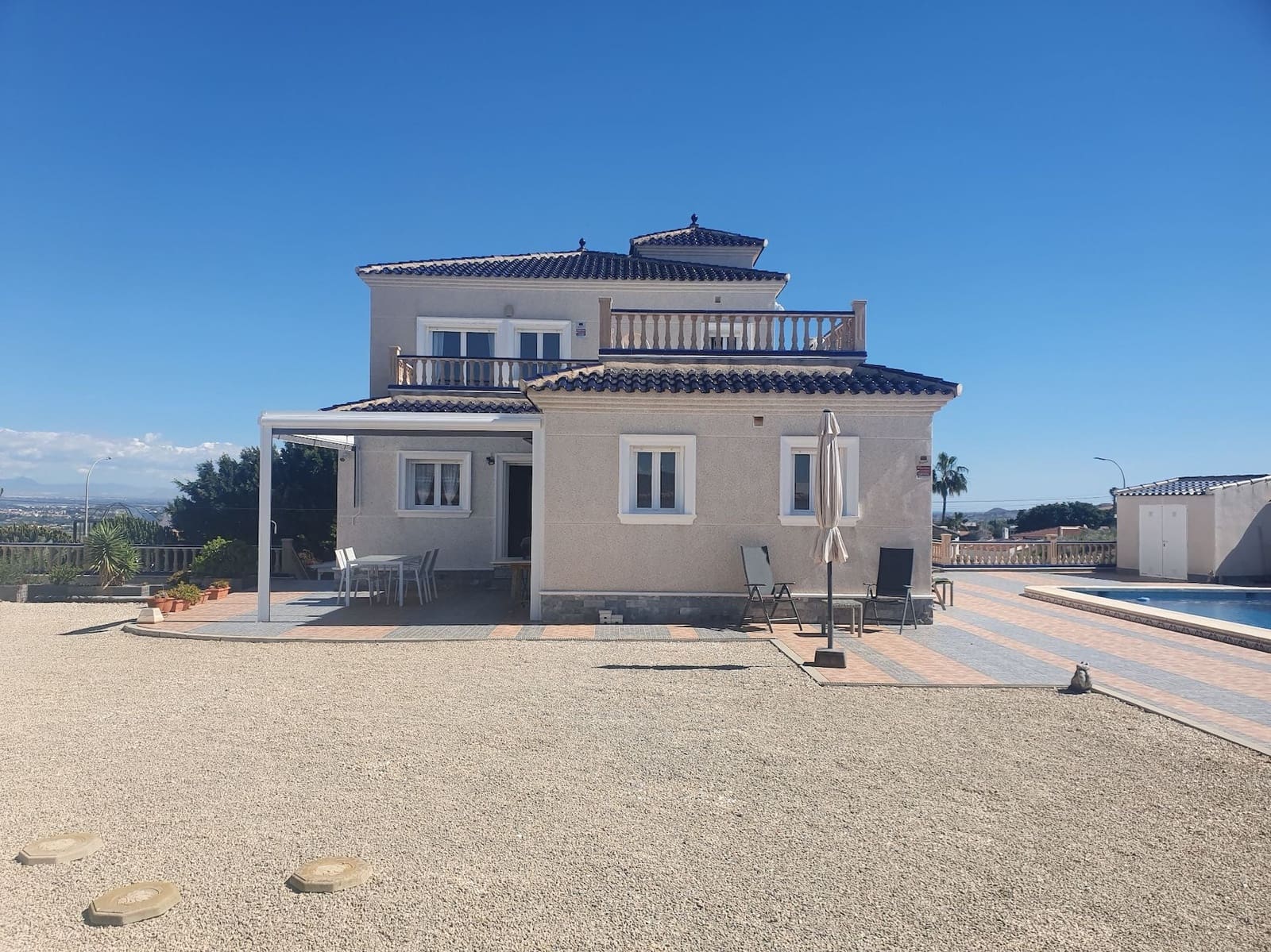 4 bedroom Villa for sale in Algorfa with pool garage - € 529,000 (Ref: 8895405)