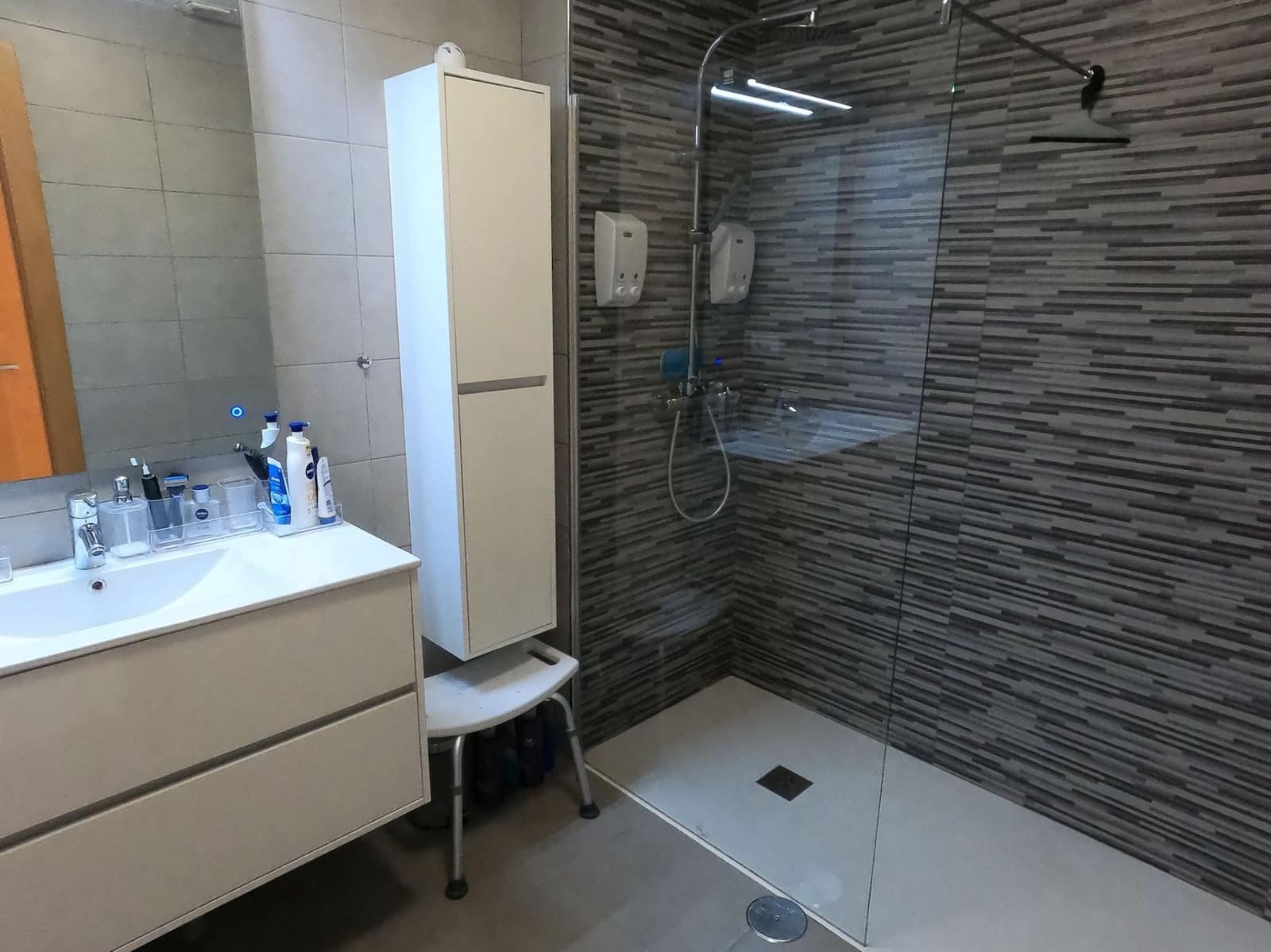 4 bedroom Villa for sale in Algorfa with pool - € 495,000 (Ref: 8967502)