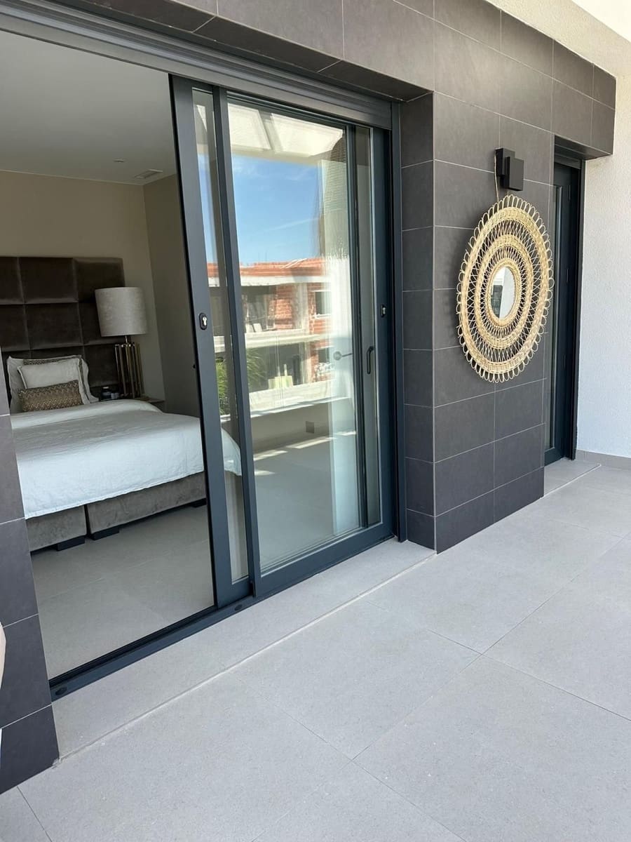 5 bedroom Villa for sale in Algorfa with pool garage - € 575,000 (Ref: 8971328)