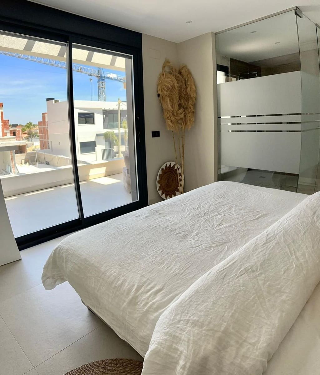 5 bedroom Villa for sale in Algorfa with pool garage - € 575,000 (Ref: 8971328)