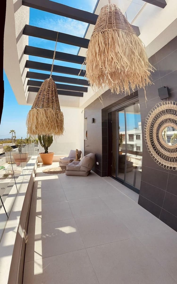 5 bedroom Villa for sale in Algorfa with pool garage - € 575,000 (Ref: 8971328)