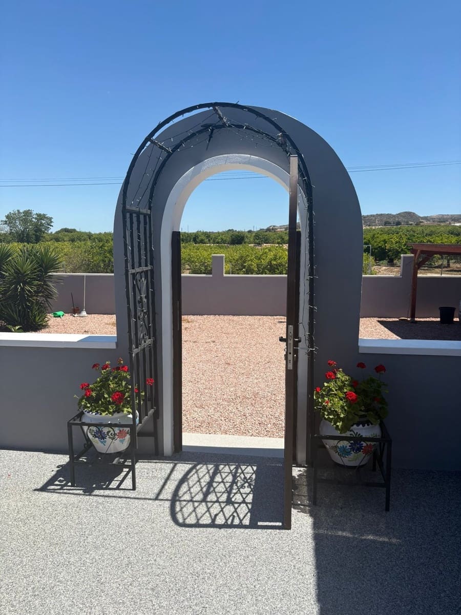 5 soveværelse Villa til salg i Jacarilla med swimmingpool - € 595.000 (Ref: 9000765)