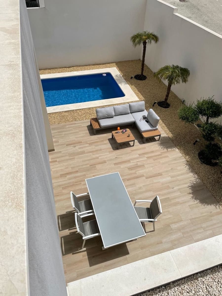Chalet de 2 habitaciones en Ciudad Quesada en venta con piscina garaje - 340.000 € (Ref: 9006064)