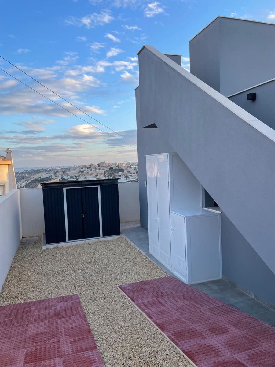 Chalet de 2 habitaciones en Ciudad Quesada en venta con piscina garaje - 340.000 € (Ref: 9006064)