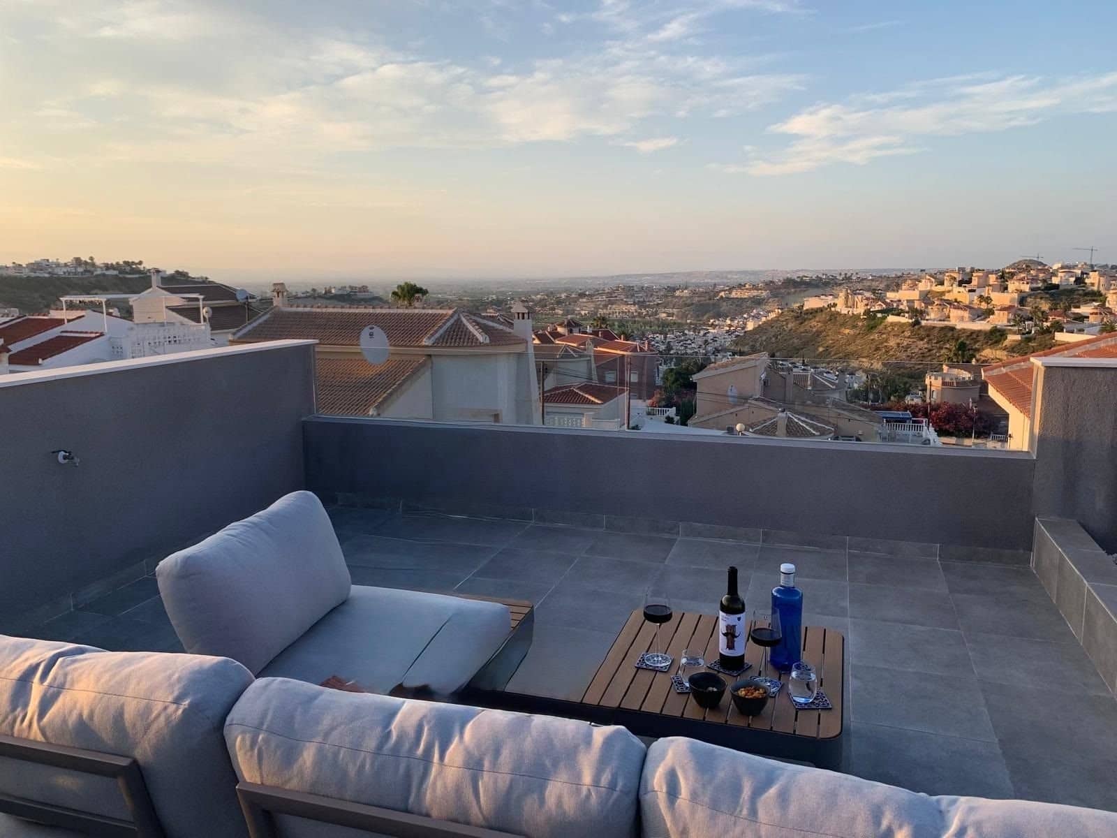 Chalet de 2 habitaciones en Ciudad Quesada en venta con piscina garaje - 340.000 € (Ref: 9006064)