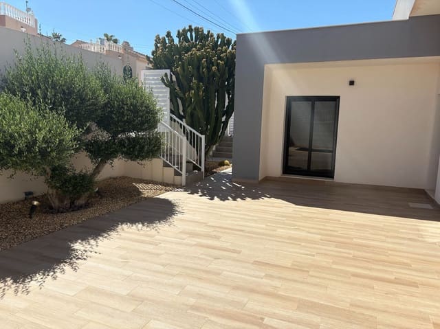 2 bedroom Villa for sale in Ciudad Quesada, Rojales with pool garage - € 340,000 (Ref: 9006064)