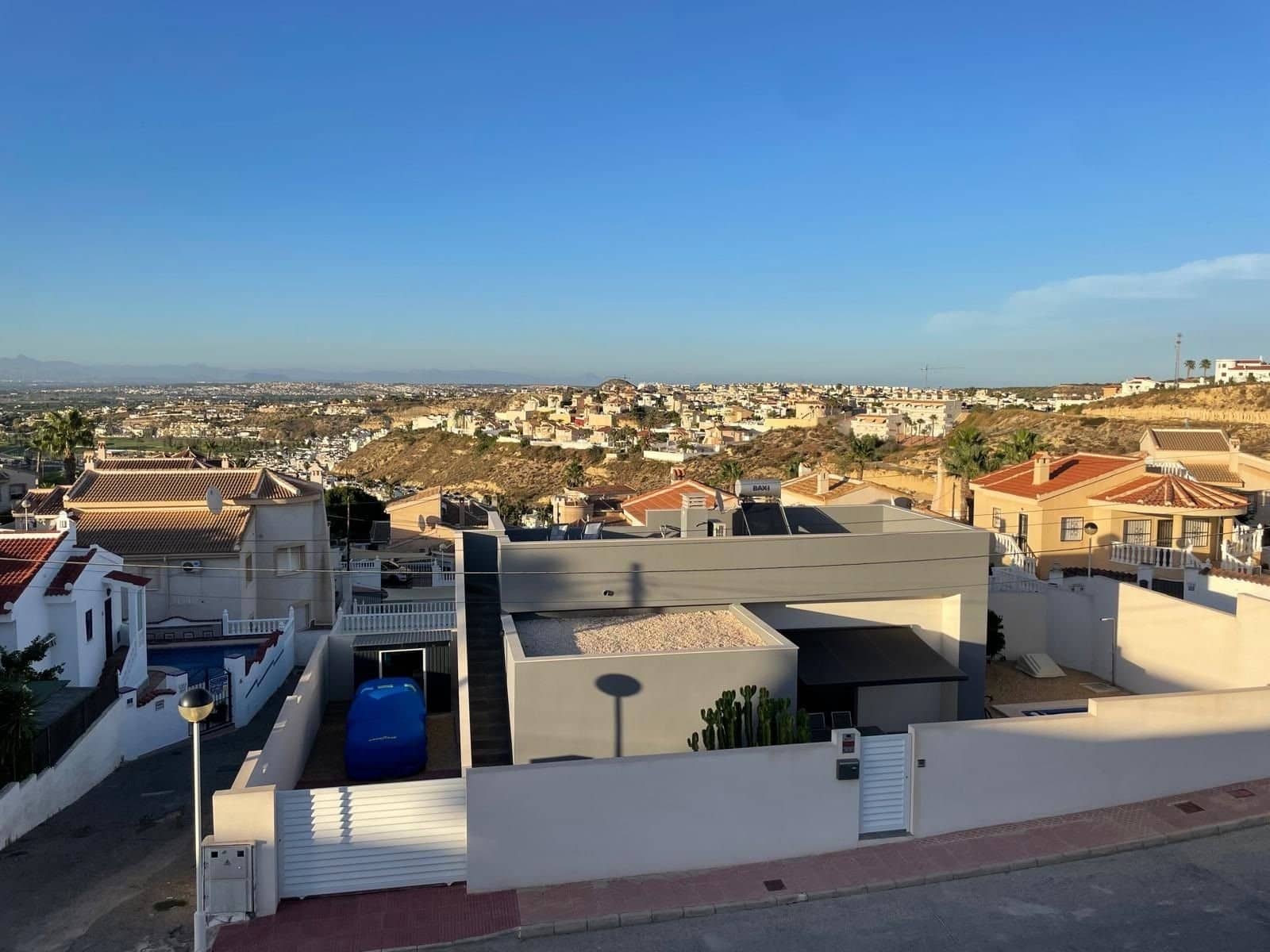 Chalet de 2 habitaciones en Ciudad Quesada en venta con piscina garaje - 340.000 € (Ref: 9006064)