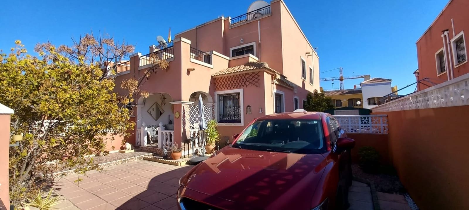 3 soveværelse Semi-Rækkehus til salg i Los Montesinos med swimmingpool - € 185.000 (Ref: 9019284)
