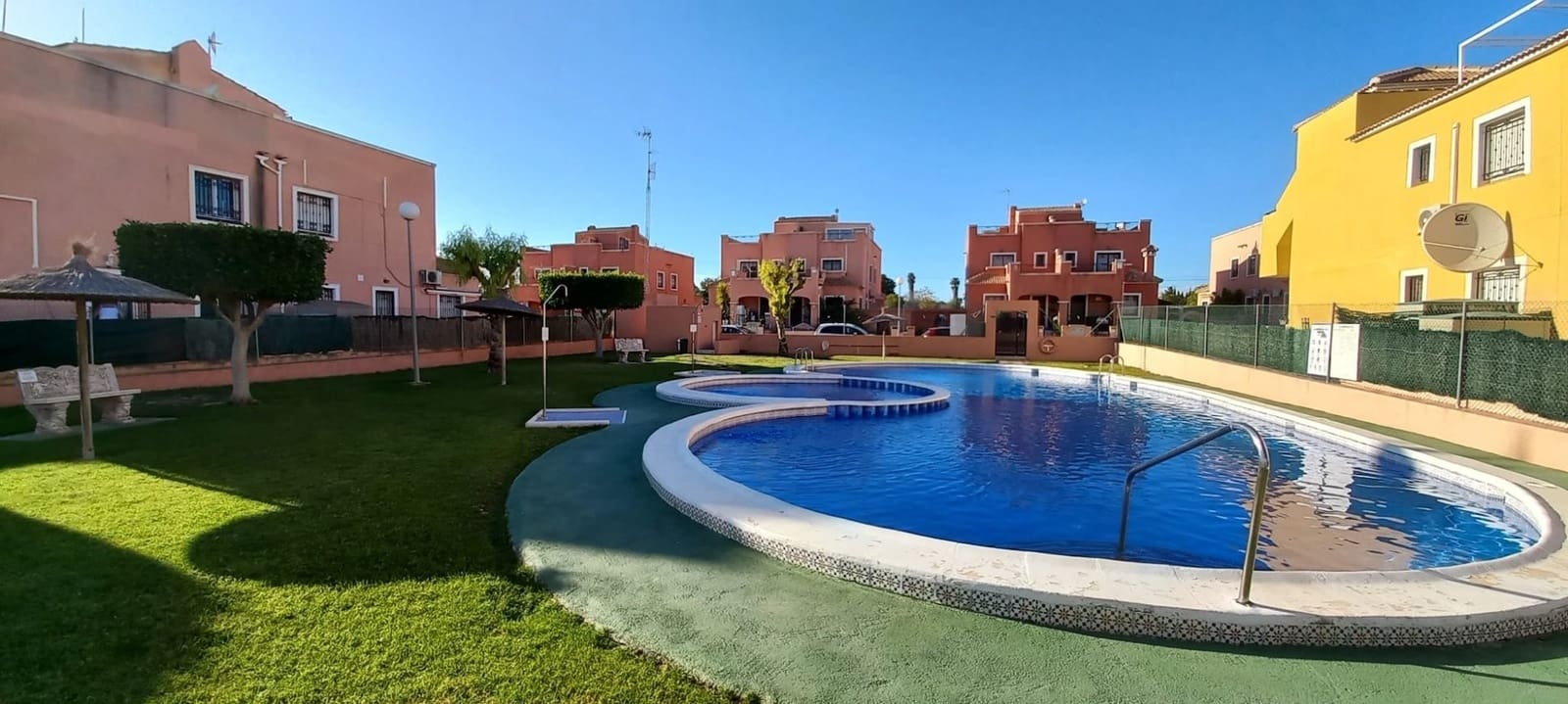3 bedroom Apartment for sale in Los Montesinos with pool - € 178,000 (Ref: 9019284)