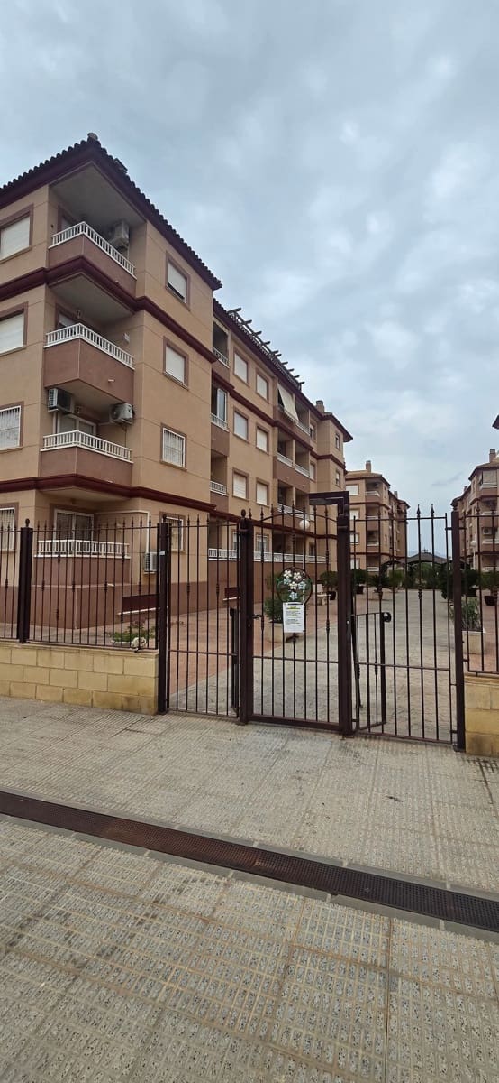 2 bedroom Apartment for sale in Algorfa with pool - € 118,000 (Ref: 9216505)