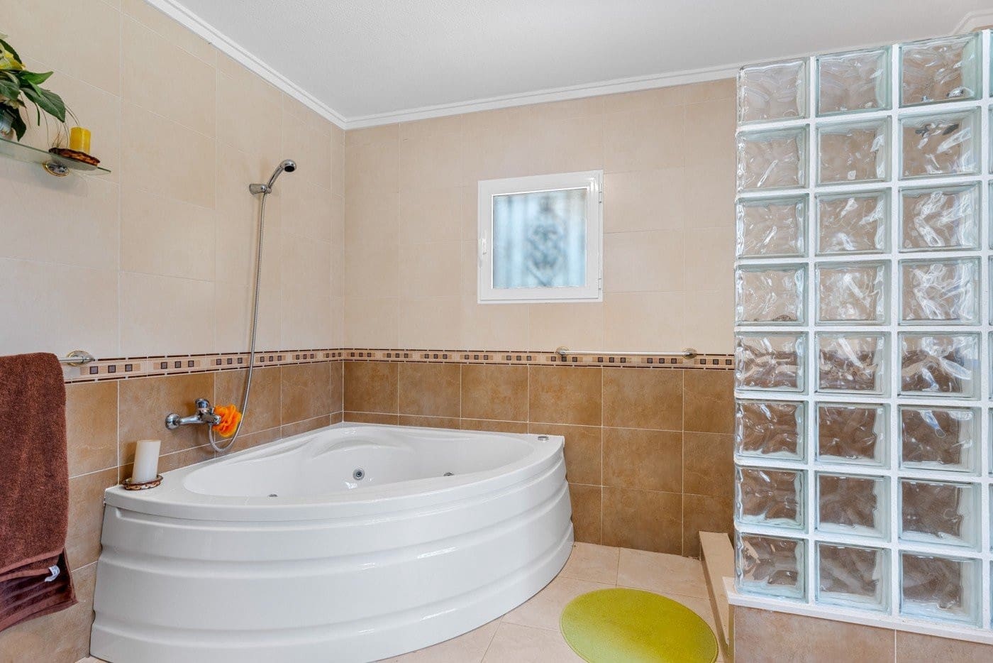 4 soveværelse Villa til salg i Jacarilla med swimmingpool - € 350.000 (Ref: 9235833)