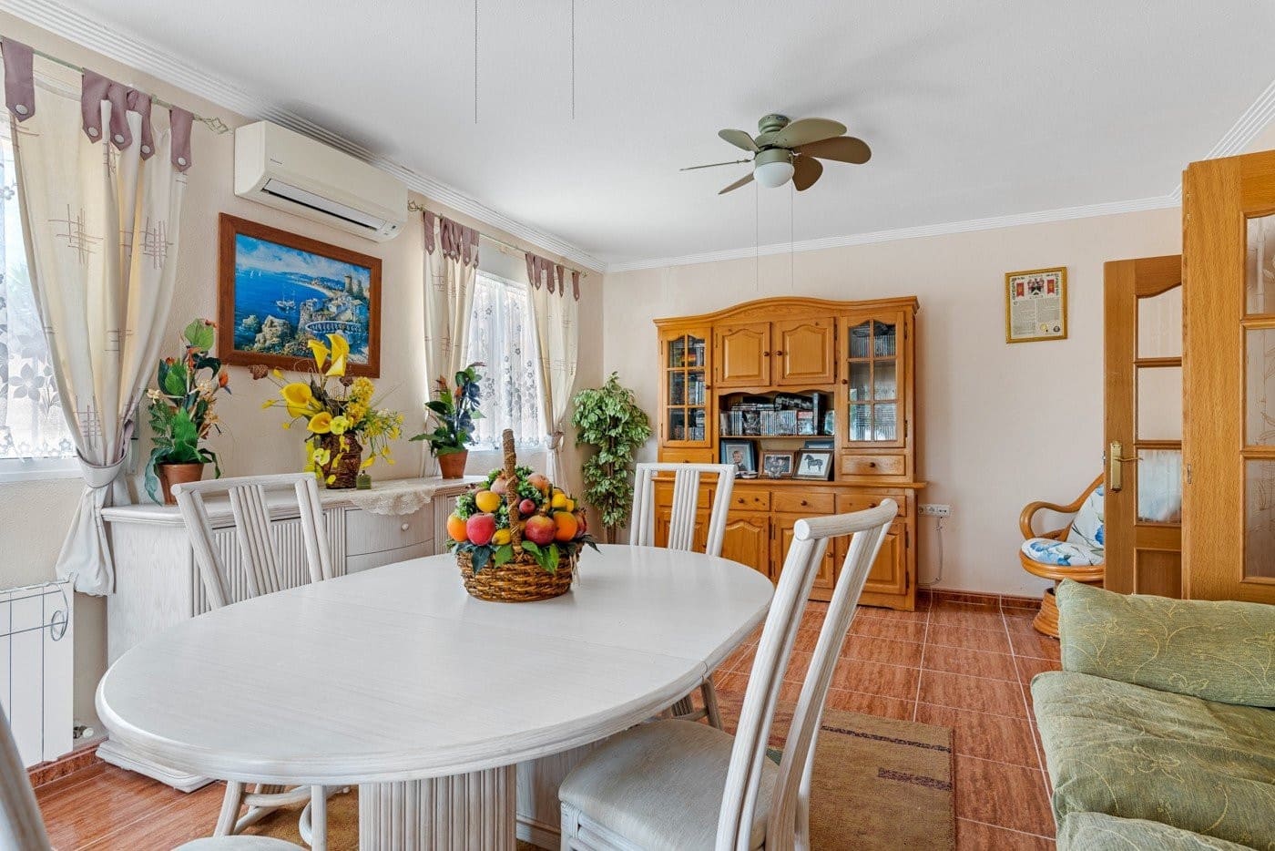 4 soveværelse Villa til salg i Jacarilla med swimmingpool - € 350.000 (Ref: 9235833)