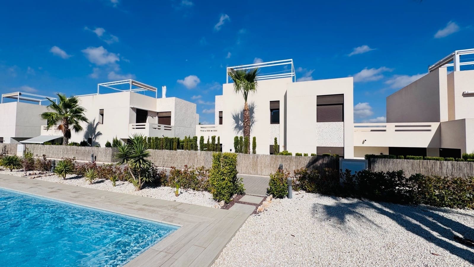 2 bedroom Apartment for sale in Algorfa with pool - € 259,990 (Ref: 9235834)